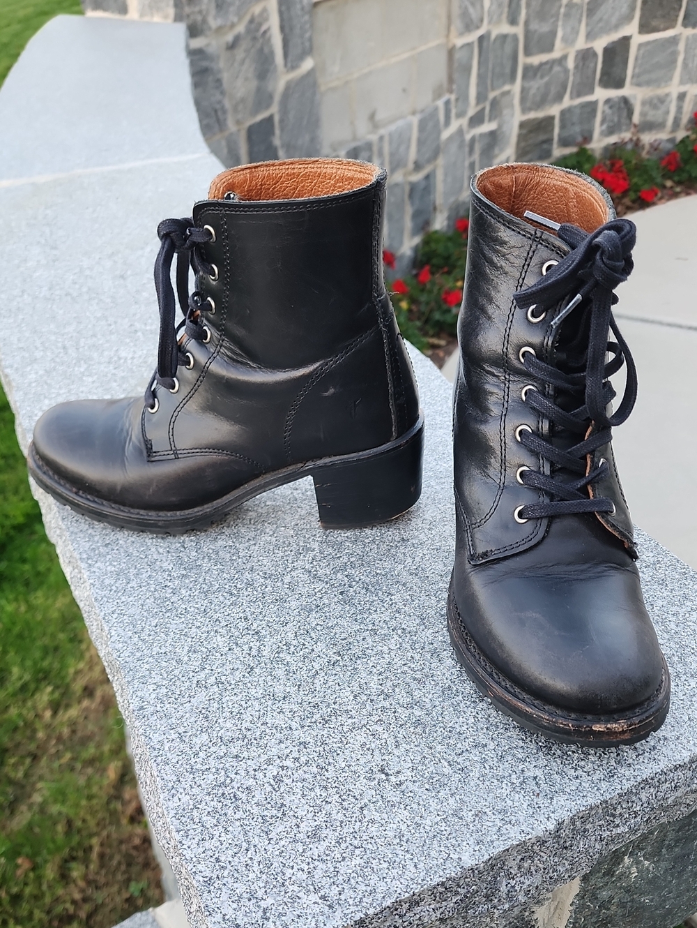 Frye Sabrina 6G Black Lace-Up Boots Size 8